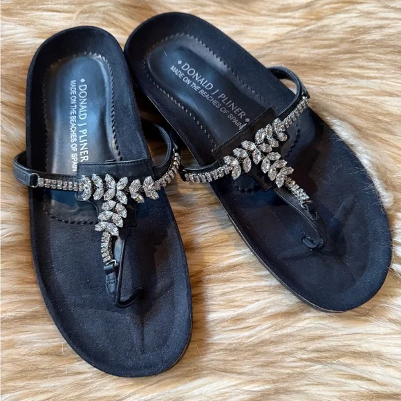 Donald J Pliner rhinestone flip flop - Picture 2 of 7